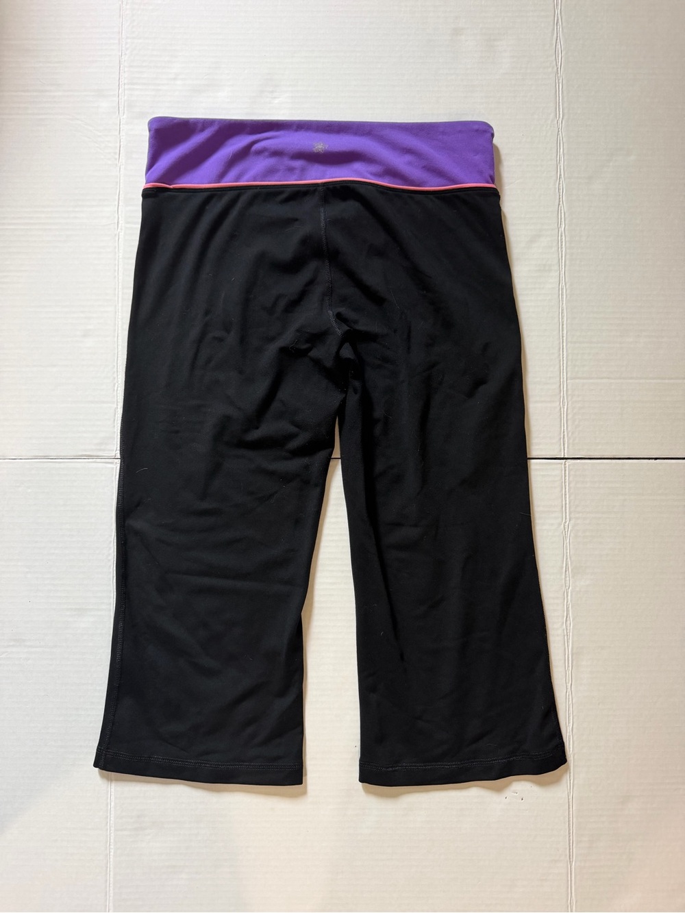 Tek‎ Gear Capris Wid Leg Gauchos Women's Size Medium Black Purple Y2K - Picture 5 of 6
